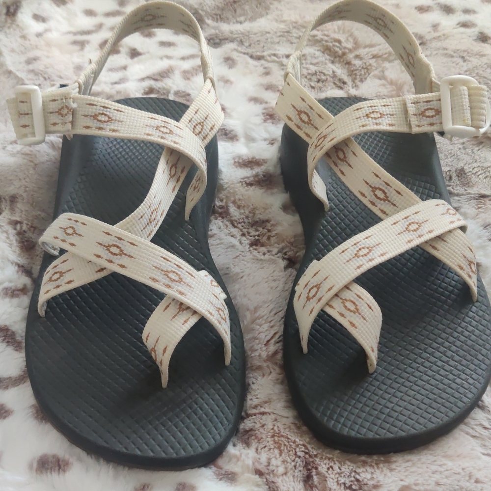 Patterned Strap Sandals